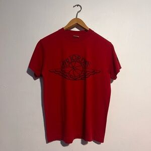 RARE 1994 Nike Air Jordan 1 Wings Logo Chicago/Bred Colorway shirt vintage VTG